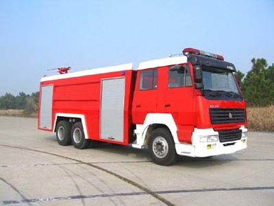 斯太尔双桥水罐消防车 高效灭火的可靠伙伴